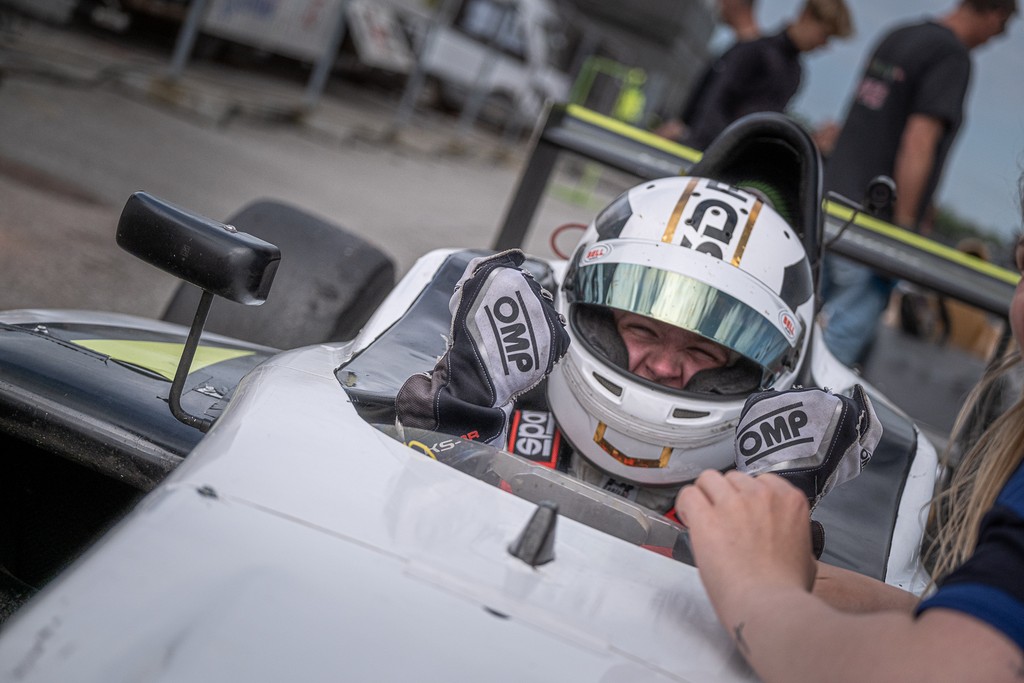 Sådan! Frederik Stenå kørte sin første andenplads hjem i Formel 4
(Foto: Formel 4 Danmark)